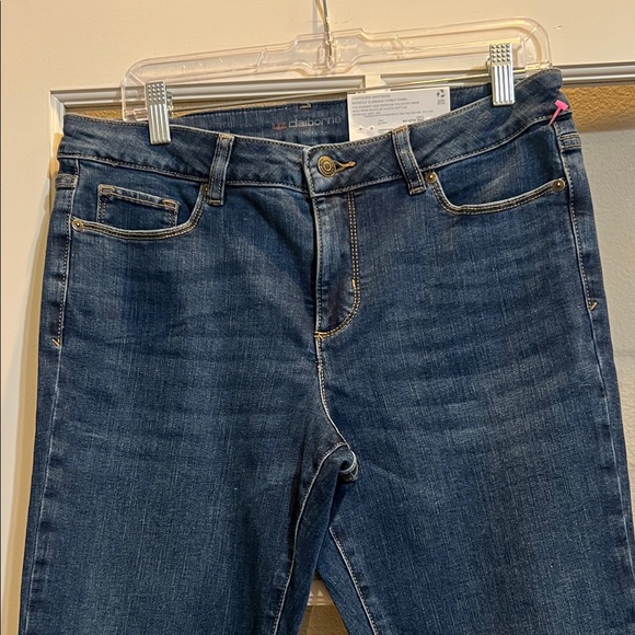 Liz Claiborne Women's Classic Blue Straight Leg Jeans - Picture 2 of 6